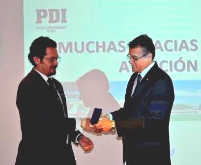 Columnista y colaborador del Grupo Liaison Consultoría recibe reconocimiento de la Academia de Estudios Superiores de la PDI